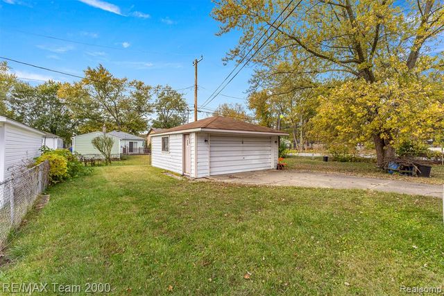 5622 Campbell Street, Dearborn Heights, MI 48125