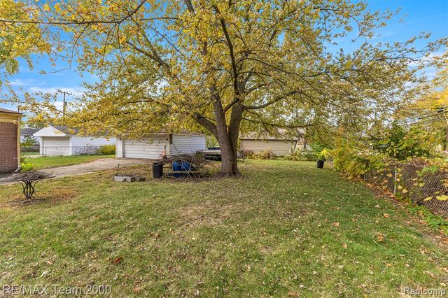 5622 Campbell Street, Dearborn Heights, MI 48125