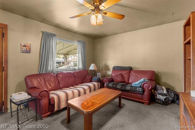 5622 Campbell Street, Dearborn Heights, MI 48125