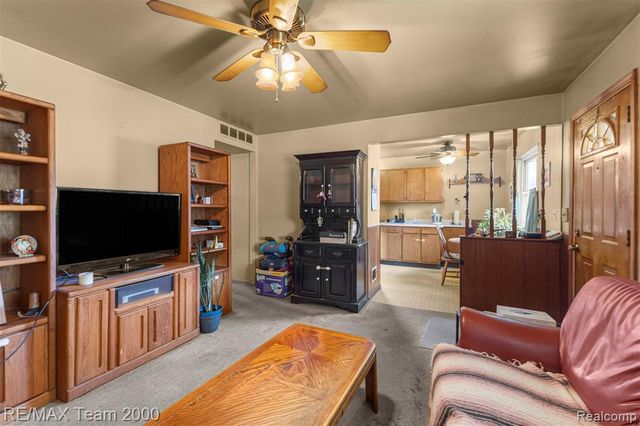 5622 Campbell Street, Dearborn Heights, MI 48125