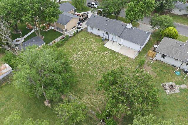 908 S Dalton Dr., Wichita, KS 67207