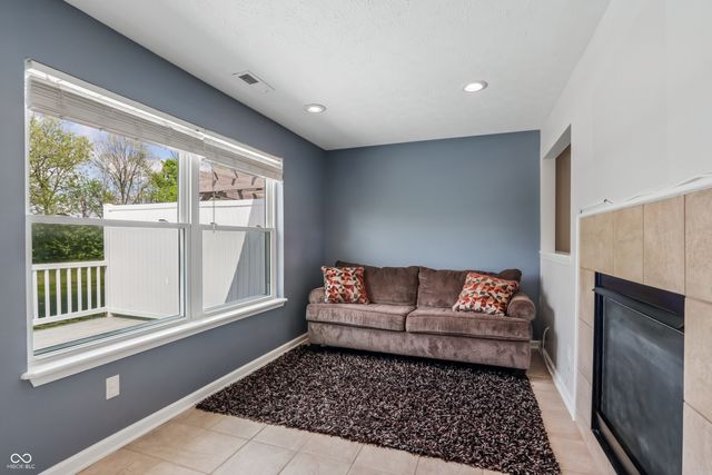 6104 Franklin Villas Way, Indianapolis, IN 46237