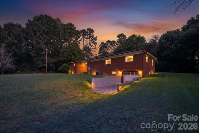 76 Ken Smith Lane, Taylorsville, NC 28681
