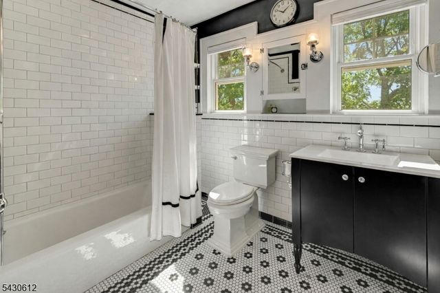 65 Hawthorne Ave, Glen Ridge Boro Twp., NJ 07028