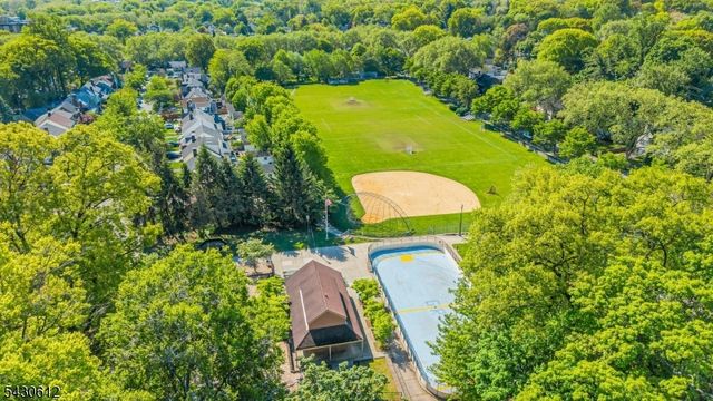 65 Hawthorne Ave, Glen Ridge Boro Twp., NJ 07028