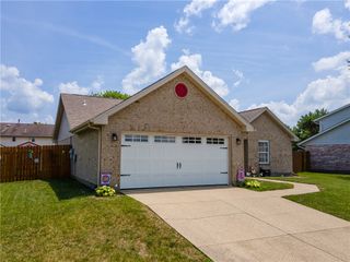8808 Deer Chase Drive, Huber Heights, OH 45424