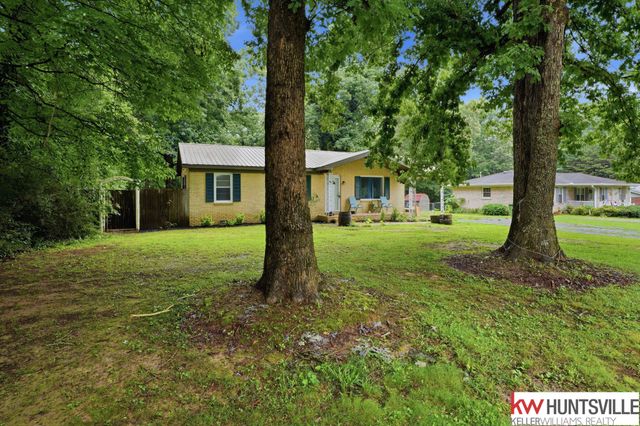 39 Eastwood Dr, Fayetteville, TN 37334