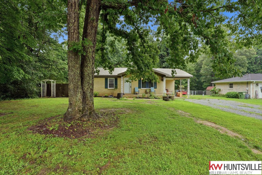 39 Eastwood Dr, Fayetteville, TN 37334