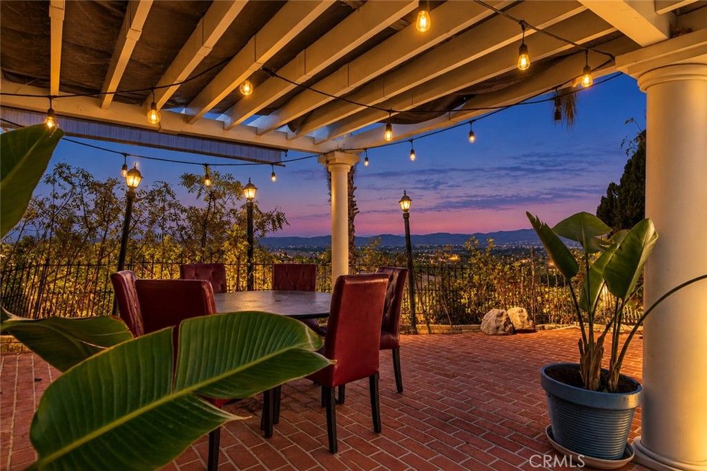 4537 Ellenita Avenue, Tarzana, CA 91356 — exterior