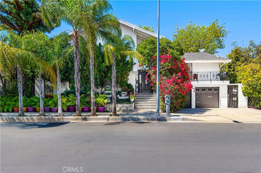 4537 Ellenita Avenue, Tarzana, CA 91356 — photo 2