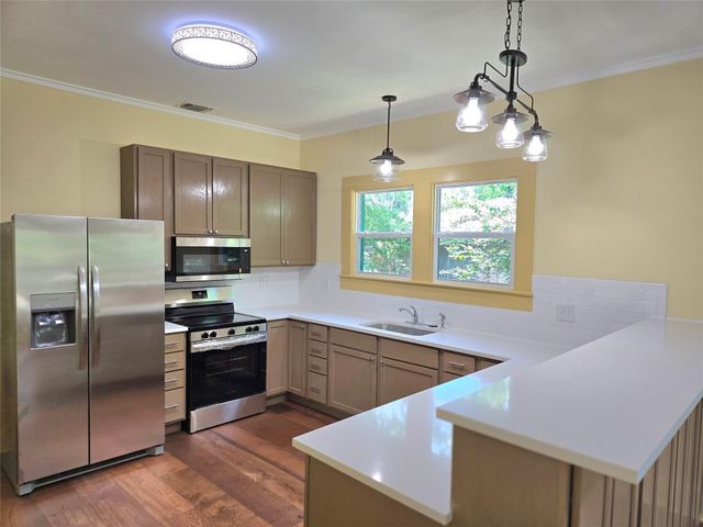 429 N Main ST, Rockdale, TX 76567