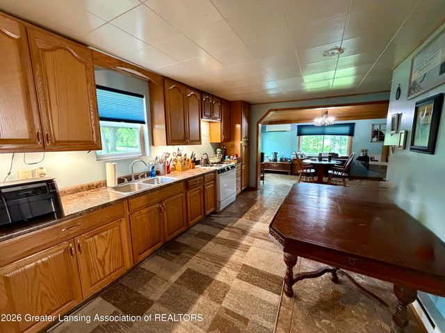 5447 Woods Road, Bellevue, MI 49021
