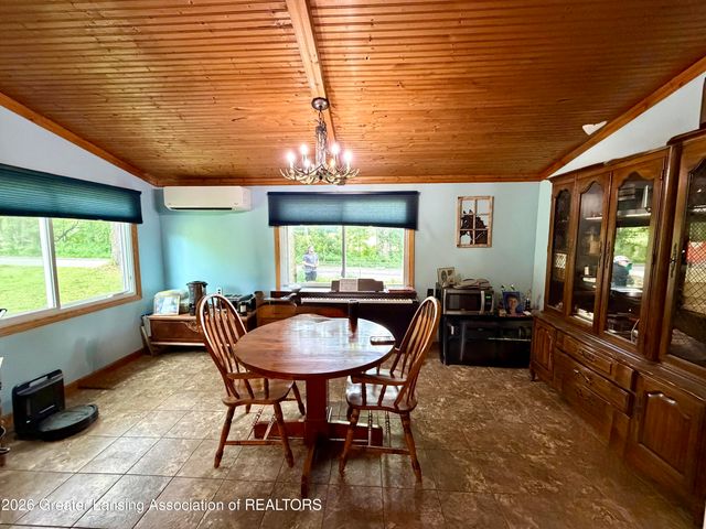 5447 Woods Road, Bellevue, MI 49021