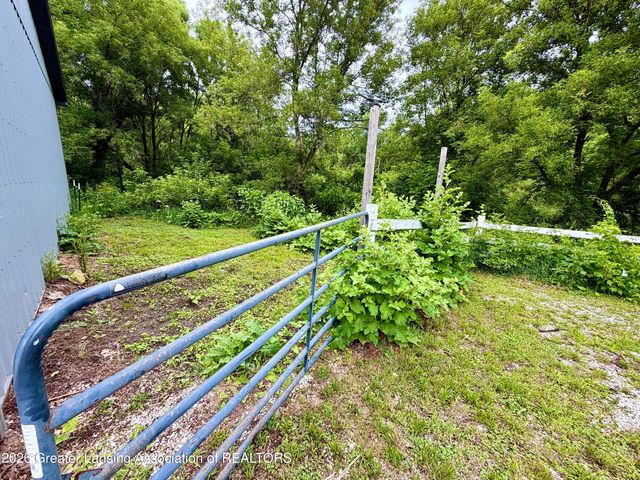 5447 Woods Road, Bellevue, MI 49021