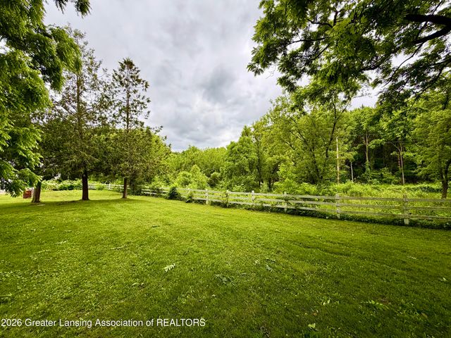 5447 Woods Road, Bellevue, MI 49021