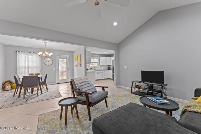 355 Woodgreen Drive, Aberdeen, NC 28315