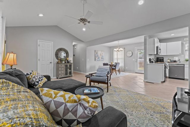 355 Woodgreen Drive, Aberdeen, NC 28315