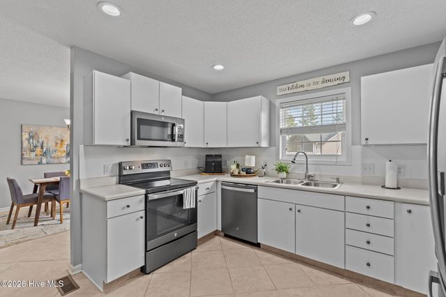 355 Woodgreen Drive, Aberdeen, NC 28315