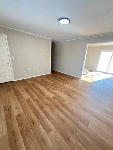 230 85th Road, Warrensburg, MO 64093