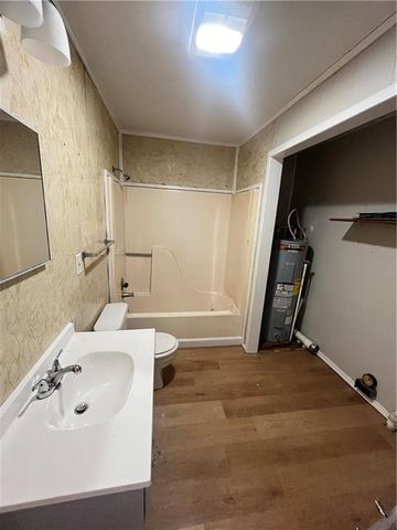 230 85th Road, Warrensburg, MO 64093