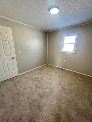 230 85th Road, Warrensburg, MO 64093