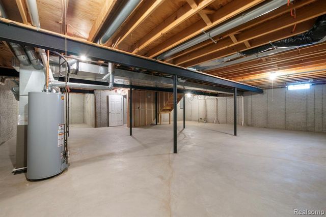 671 Woodhaven Drive, Commerce Twp, MI 48390