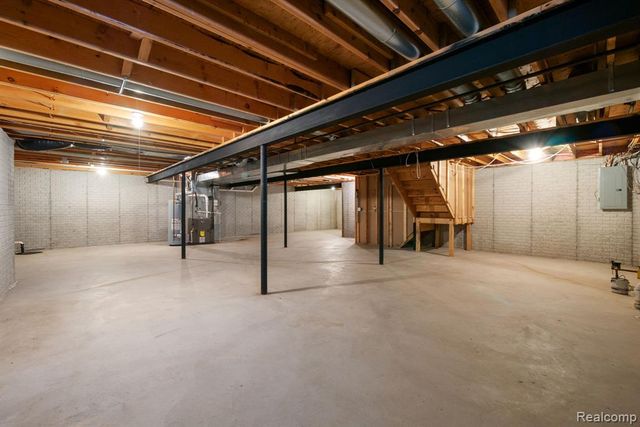 671 Woodhaven Drive, Commerce Twp, MI 48390