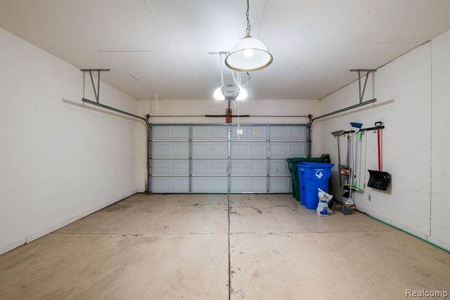 671 Woodhaven Drive, Commerce Twp, MI 48390