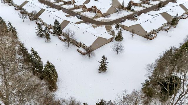 671 Woodhaven Drive, Commerce Twp, MI 48390