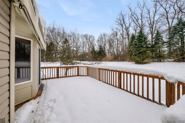 671 Woodhaven Drive, Commerce Twp, MI 48390