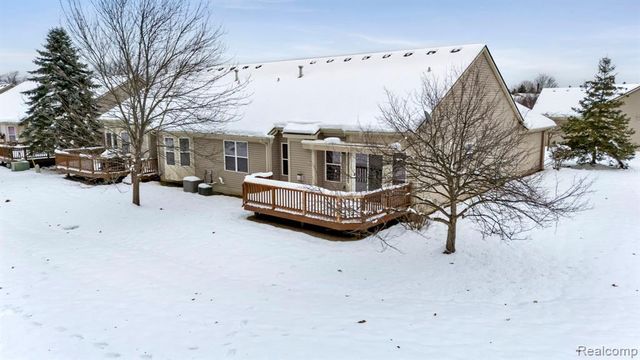 671 Woodhaven Drive, Commerce Twp, MI 48390