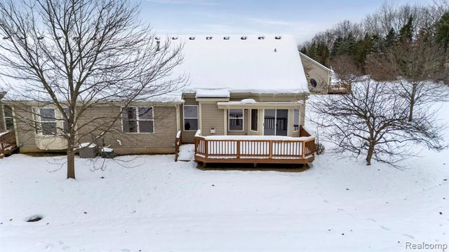 671 Woodhaven Drive, Commerce Twp, MI 48390