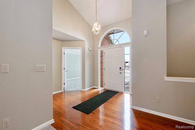 671 Woodhaven Drive, Commerce Twp, MI 48390