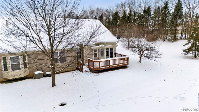 671 Woodhaven Drive, Commerce Twp, MI 48390