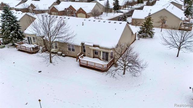 671 Woodhaven Drive, Commerce Twp, MI 48390