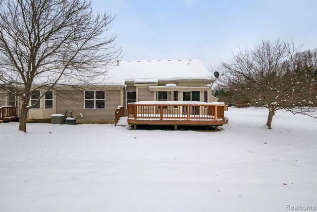 671 Woodhaven Drive, Commerce Twp, MI 48390