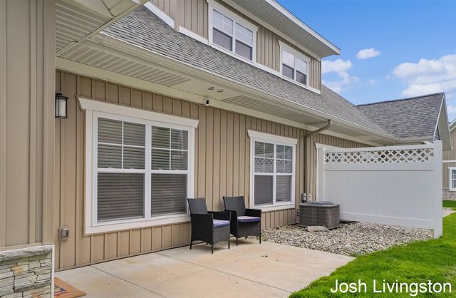 144 Tamarack Lane 1B, Rockford, MI 49341