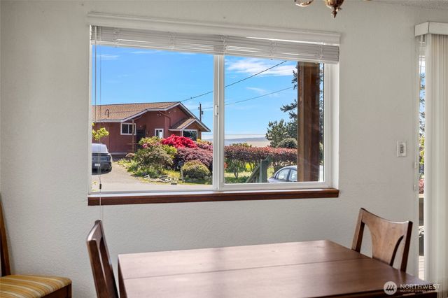 977 Moonraker Drive, Freeland, WA 98249