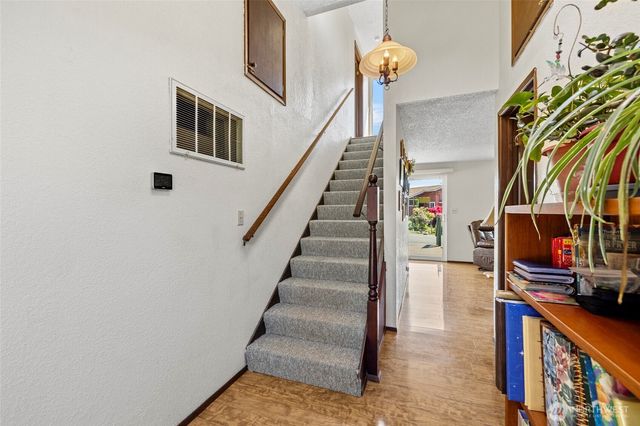 977 Moonraker Drive, Freeland, WA 98249