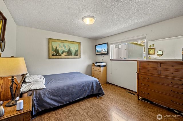 977 Moonraker Drive, Freeland, WA 98249