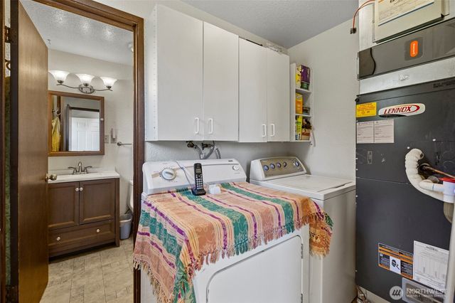 977 Moonraker Drive, Freeland, WA 98249