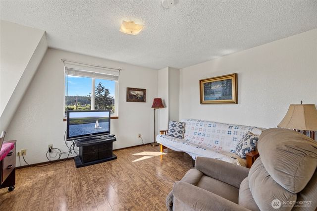 977 Moonraker Drive, Freeland, WA 98249