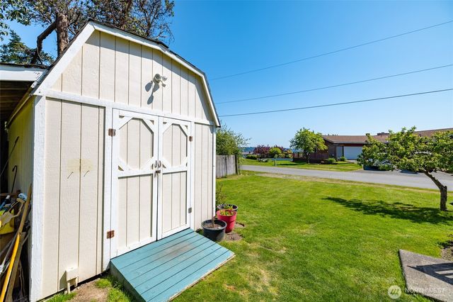 977 Moonraker Drive, Freeland, WA 98249