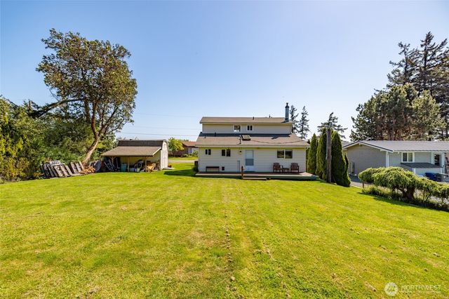 977 Moonraker Drive, Freeland, WA 98249