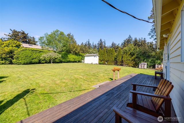 977 Moonraker Drive, Freeland, WA 98249