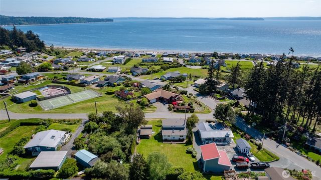 977 Moonraker Drive, Freeland, WA 98249