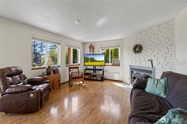 977 Moonraker Drive, Freeland, WA 98249