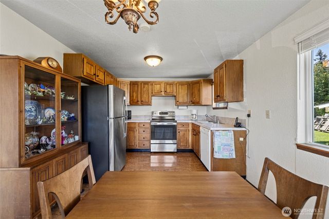 977 Moonraker Drive, Freeland, WA 98249