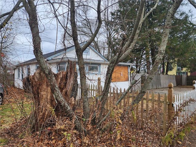 176 Canfield Avenue, Warwick, RI 02889