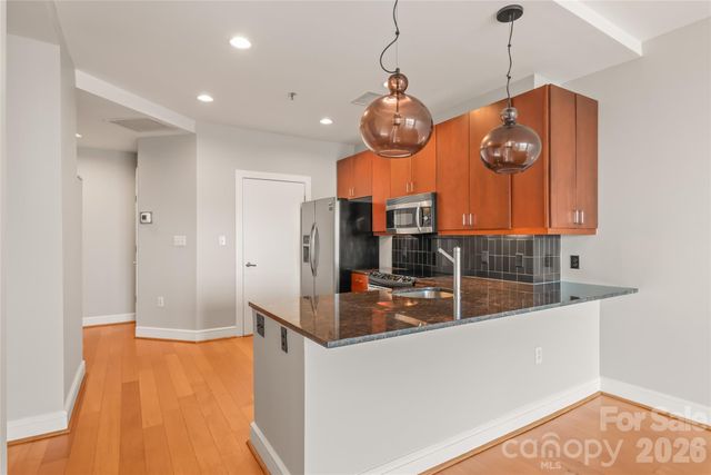 333 W Trade Street 2502, Charlotte, NC 28202